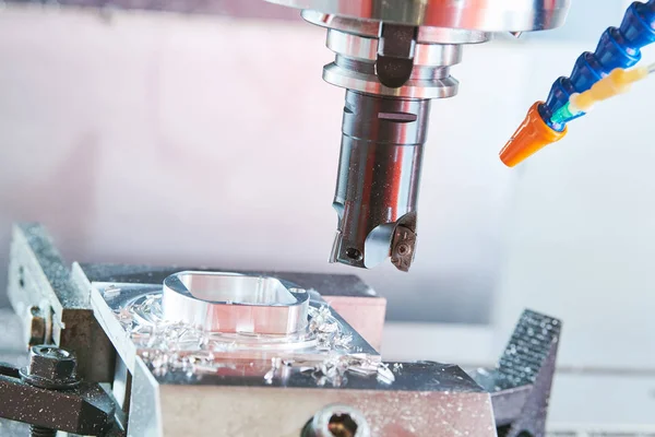 Milling metalworking. Industrial CNC metal machining by vertical mill. — Stock Photo, Image