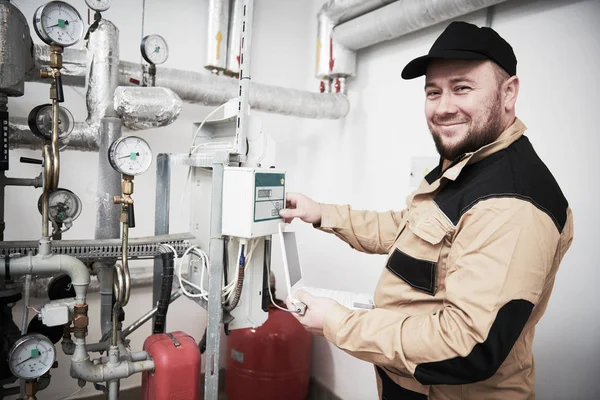 Heating Equipment Inspecting Engineer Plumber Inspector Boiler Room Taking Readouts — Stock Photo, Image