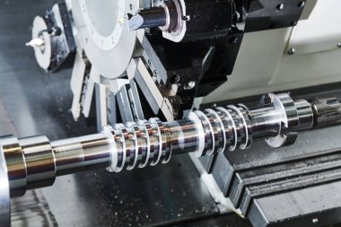 Metal çalışırken kesme aracı