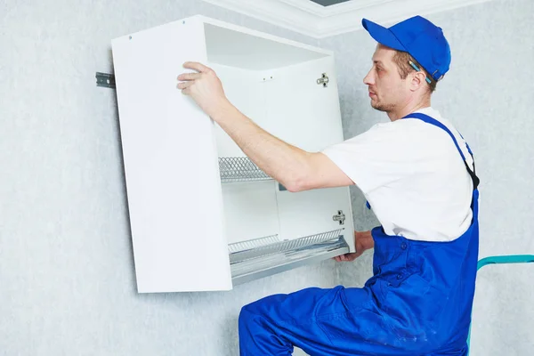 Installazione set mobili da cucina — Foto Stock