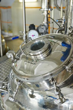 ilaç endüstrisi. ilaç üretim için tanklar