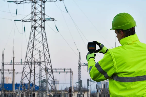 Thermal imaging inspection of electrical energy equipment — Stock Photo, Image