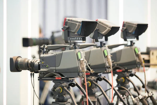 Cameraman work. digital Cameras ready to filming — Stock Photo, Image