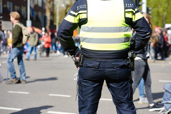 Seguridad de la ciudad. policía en la calle —  Fotos de Stock