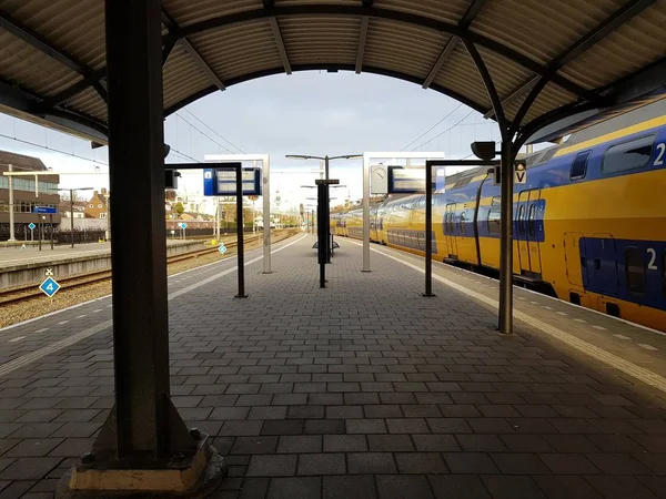 Hilversum Países Bajos Enero 2019 Vista Estación Tren Con Edificio — Foto de Stock