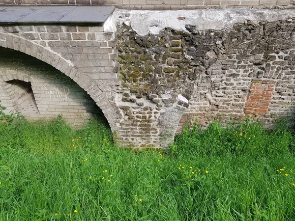 Duisburg Almanya Mayıs 2019 Limandaki Şehir Duvarı Anıt Parçaları — Stok fotoğraf