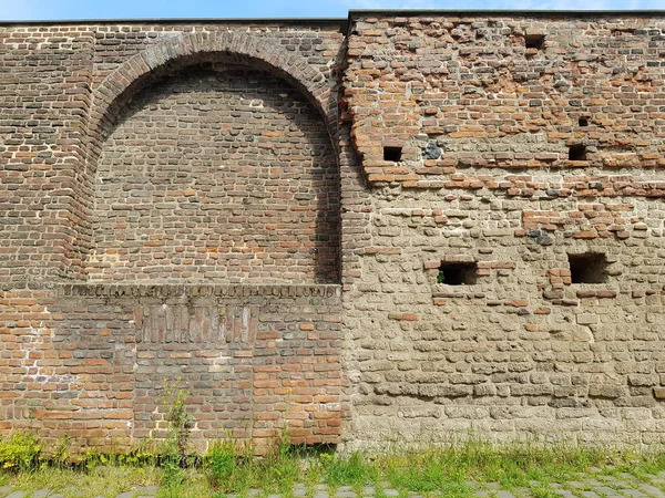 Duisburg Německo Květen 2019 Městská Zeď Vnitřním Přístavu Fragmenty Památníku — Stock fotografie