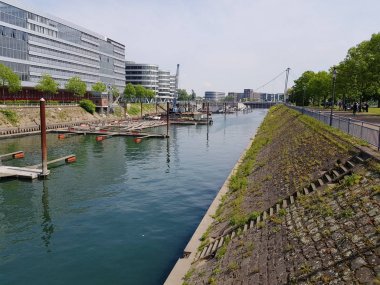 Duisburg, Almanya - 18 Mayıs 2019 İç liman ve marina parçaları