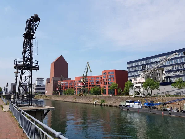 Duisburg, Almanya - 18 Mayıs 2019 İç liman ve marina parçaları