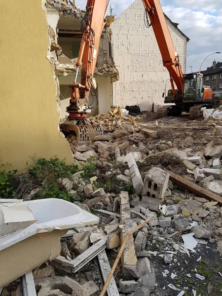Dismantling Damaging Old House — Stock Photo, Image