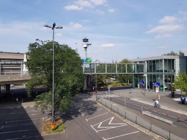 DUESSELDORF, NRW, GERMANY - 21 Ağustos 2019 Havalimanı İdaresi ve parçaları