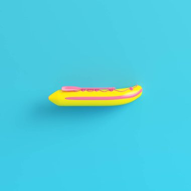 Sarı şişme parlak mavi arka plan pastel renkler teknede. Minimalizm kavramı. 3D render