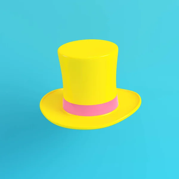 黄色顶帽子在明亮的蓝色背景柔和的颜色 简约理念 — 图库照片
