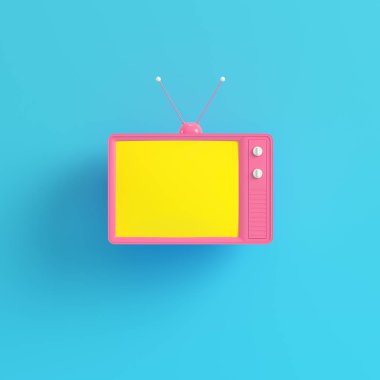 Pembe retro tarz pastel renklerde parlak mavi zemin üzerine sarı ekran tv. Minimalizm kavramı. 3D render