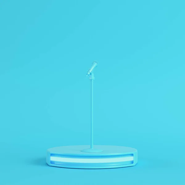 Werkgebied Met Microfoon Heldere Blauwe Achtergrond Pastel Kleuren Minimalisme Concept — Stockfoto