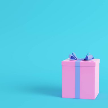Pembe hediye kutusu şerit yay üzerinde pastel renklerde parlak mavi arka plan ile. Minimalizm kavramı. 3D render