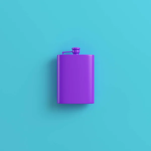 Frasco Quadril Roxo Sobre Fundo Azul Brilhante Conceito Minimalismo Renderização — Fotografia de Stock