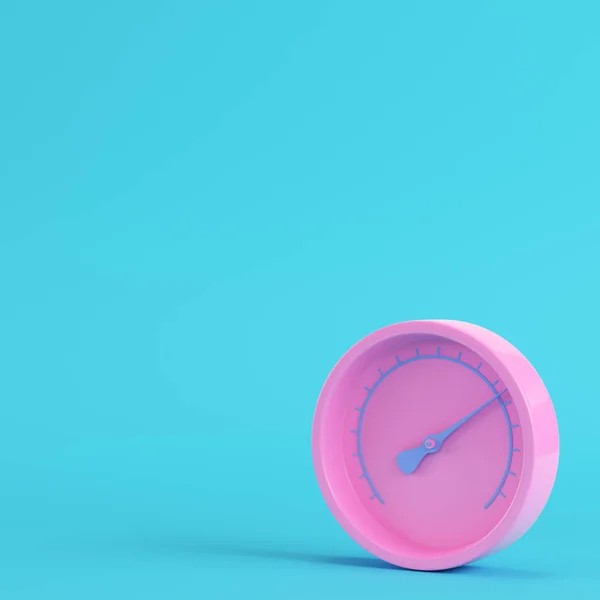 Roze gauge met bal op heldere blauwe achtergrond in pastel kleuren. — Stockfoto