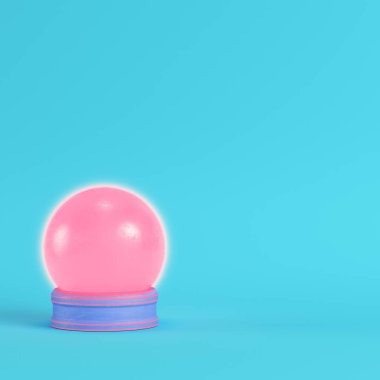 Pas parlak mavi arka plan üzerinde kürekler ile Pembe kristal cam