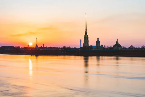 Neva Nehri Paul Peter Kalesi Ile Gün Batımında Petersburg Görünümü — Stok fotoğraf