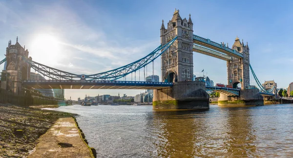 London Tower Bridge Panoramiczny Widok Poziomu Rzeki Thames Podświetlenie Strzał — Zdjęcie stockowe