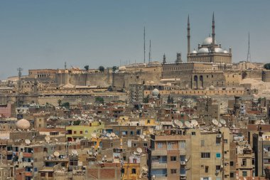Eski Cairo citiscape üstte Kalesi ve kaymaktaşı Camii manzaralı. Mısır