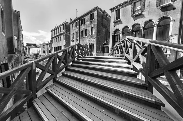 Casas Que Desprenden Humedad Venecia Está Situada Través Grupo Islas —  Fotos de Stock