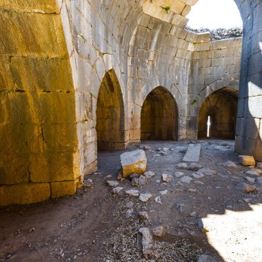 Suriye ile İsrail sınırında Golan Tepeleri üzerinde kale kalıntıları. Nimrod kale, İsrail Milli Parkı Hermon Dağı eteklerinde.