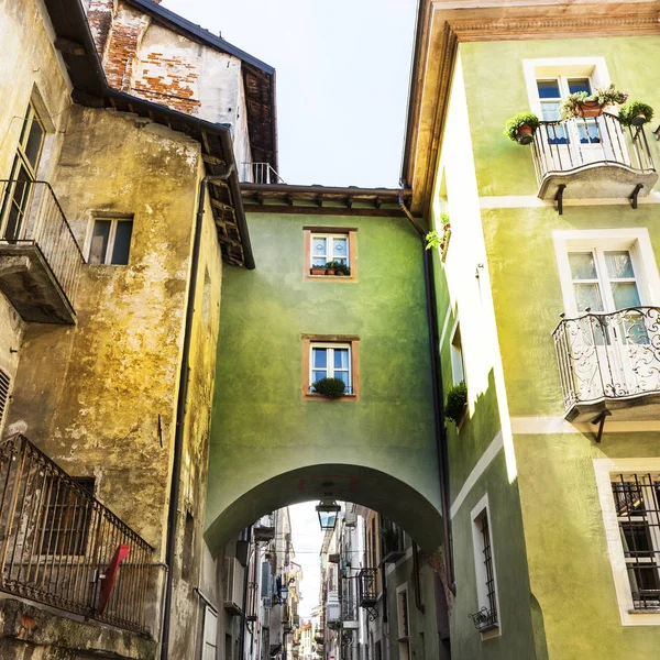 Architecture Medieval Piedmont City Cuneo Italy Lámparas Italianas Vintage Balcones — Foto de Stock