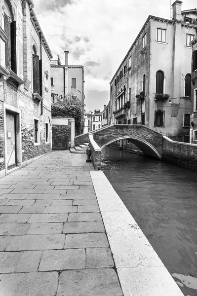 Casas Que Desprenden Humedad Venecia Está Situada Través Grupo Islas —  Fotos de Stock