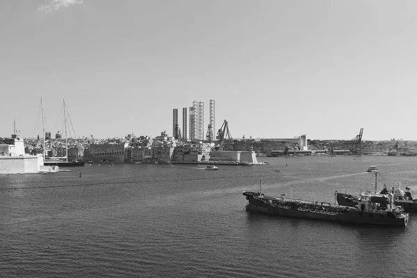 Tank Ship Designed Transporting Liquefied Natural Fuels Port Malta Black — Stock Photo, Image