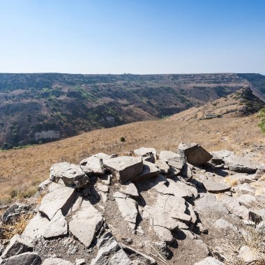 Gamla doğa rezerv İsrail Golan Tepeleri bulunan. Arkeolojik ve Celile Denizi görünümü