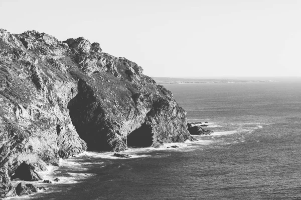 Skalnaté Pobřeží Atlantského Oceánu Portugalsku Úchvatná Krajina Povaha Portugalského Pobřeží — Stock fotografie