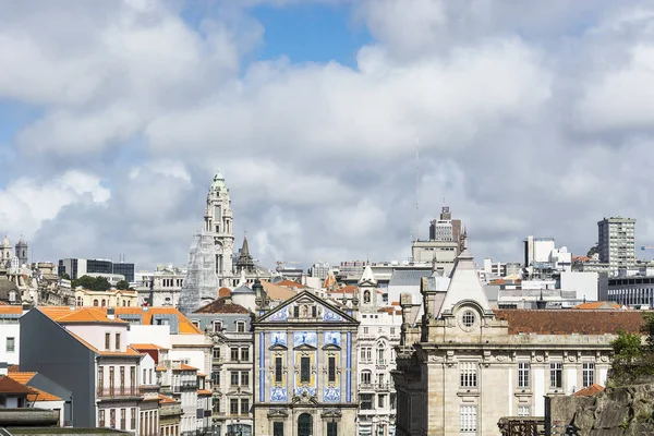 Widok Historyczne Centrum Miasta Porto Tradycyjnych Portugalskich Fasady Zdobią Ceramiczne — Zdjęcie stockowe