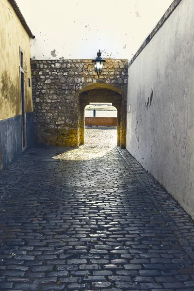 Vue Sur Rue Étroite Avec Des Bâtiments Anciens Dans Ville — Photo