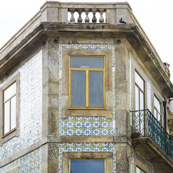 Tradiční Portugalská Fasáda Někdy Zdobené Keramické Dlaždice Azulejo Historickém Centru — Stock fotografie