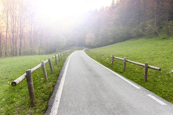 Morning Mist Asphalt Road Italian Alps Piedmont View Mountain Valley — Stock Photo, Image