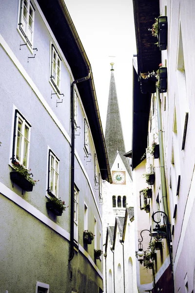 Neogotycki Kościół Ewangelicki Położony Bezpośrednio Centrum Hallstatt Austrii Deszcz Poranna — Zdjęcie stockowe