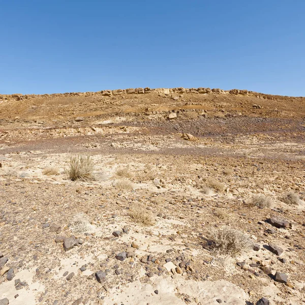 以色列内盖夫沙漠的落基山脉 中东令人振奋的风景和自然 — 图库照片