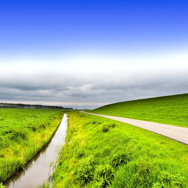 Tarım Arazi Üzerinden Hollanda Bkz Geri Asfalt Yol Boyunca Koruyucu — Stok fotoğraf