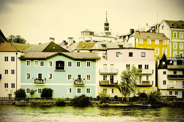 Arquitectura Medieval Tradicional Austriaca Ciudad Gmunden Embankment Traun River Austria — Foto de Stock