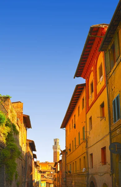 Architecture Medieval Italian City Narrow Streets Windows Shutters Stone Pavements — Stock Photo, Image