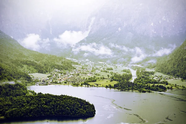 Dorf obertraun in Österreich. — Stockfoto