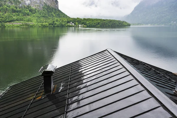 湿式の屋根を持つオーストリアの風景. — ストック写真