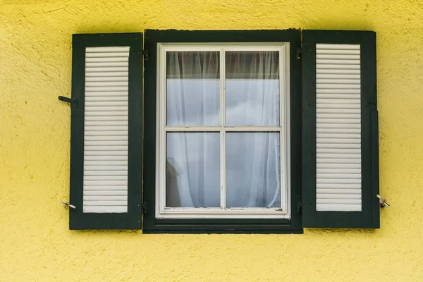 Casa en la ciudad austriaca de St Wolfgang — Foto de Stock