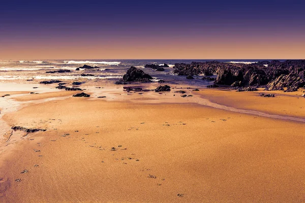 Praia portuguesa do Oceano Atlântico — Fotografia de Stock