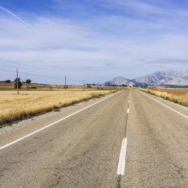 Davetkar kiliseye giden yol