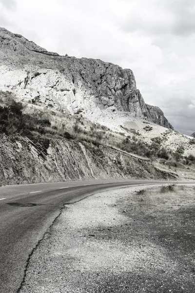 Kręte drogi asfaltowej w Hiszpanii — Zdjęcie stockowe