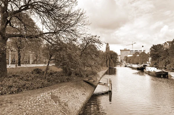 Urban scene in Amsterdam — Stock Photo, Image