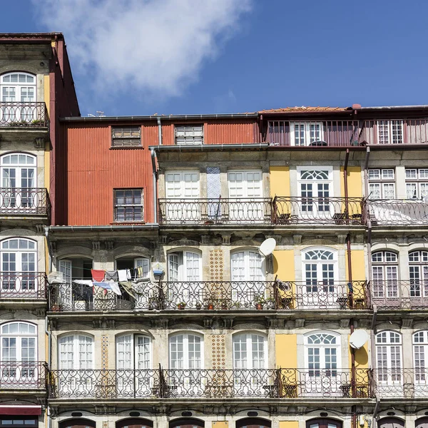 Traditional Portuguese facade — Stock Photo, Image